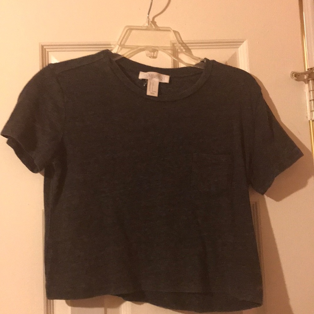 T-shirt crop top